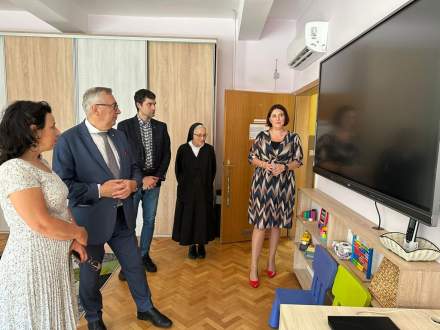 wizyta Wiceministra Rodziny i Polityki Społecznej Stanisława Szweda w Domu Pomocy Społecznej dla Dzieci w Strumieniu