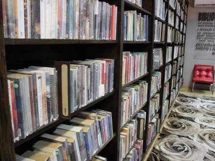 Miejska Biblioteka Publiczna w Strumieniu - wypożyczalnia dla dorosłych