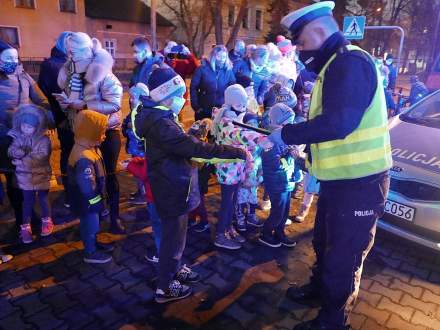 Akcja informacyjno-edukacyjna "Świeć przykładem - bądź widoczny" w Strumieniu