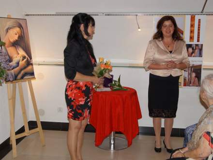 Wieczór poetycki z okazji Dnia Matki w Galerii Pod Ratuszem