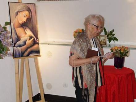 Wieczór poetycki z okazji Dnia Matki w Galerii Pod Ratuszem