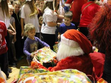 Mikołaj w strumieńskiej hali