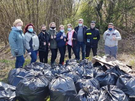 Akcja sprzątania w gminie Strumień 24.04.2021