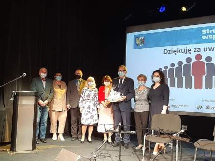 Złożenie podziękowań od przedstawicieli Klubów Seniora