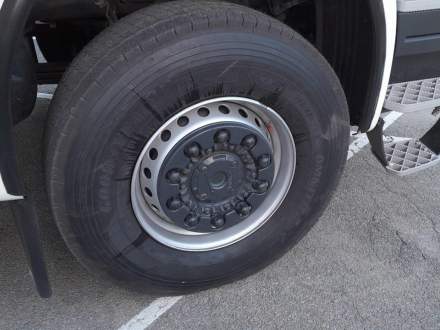 opony do ciężkiego samochodu pożarniczego (4 szt.) dla OSP Drogomyśl