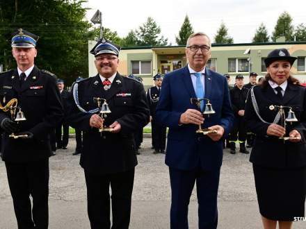 Uroczystości zwiazane z przekazaniem samochodu ratowniczo-gaśniczego dla OSP Zbytków