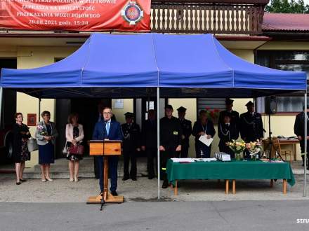 Uroczystości zwiazane z przekazaniem samochodu ratowniczo-gaśniczego dla OSP Zbytków