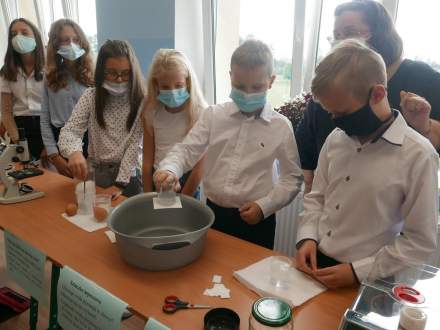 Otwarcie pracowni matematyczno-przyrodniczej w Zabłociu