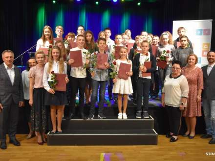 W gminie Strumień wyróżniono uczniów