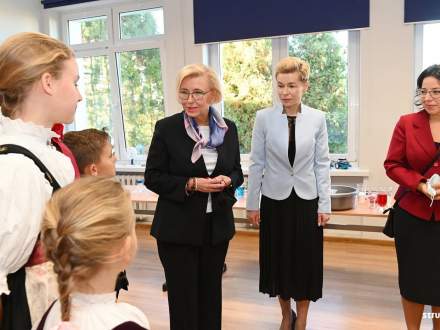 Otwarcie pracowni przyrodniczej w SP w Drogomyślu