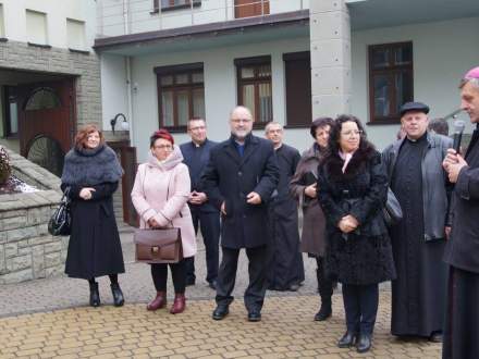 Choinka ze Strumienia przed kurią!