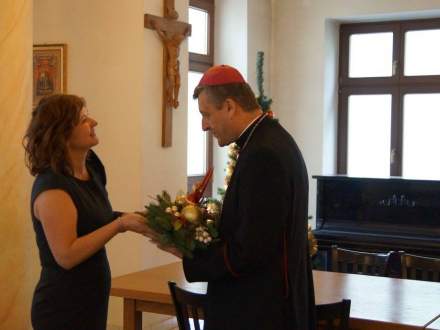 Choinka ze Strumienia przed kurią!