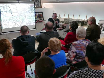 Wykład historyczny Wojciecha Kiełkowskiego w Galerii Pod Ratuszem