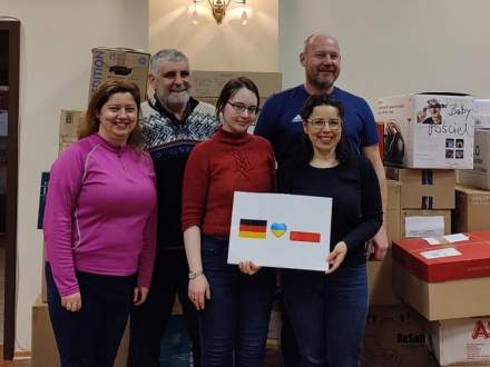 Rozładunek darów z Niemiec - II transport