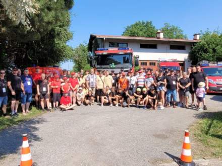 Dzień otwarty OSP Drogomyśl - zdjęcie grupowe