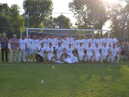 Błyskawica Drogomyśl awansuje do IV ligi - zdjęcie grupowe