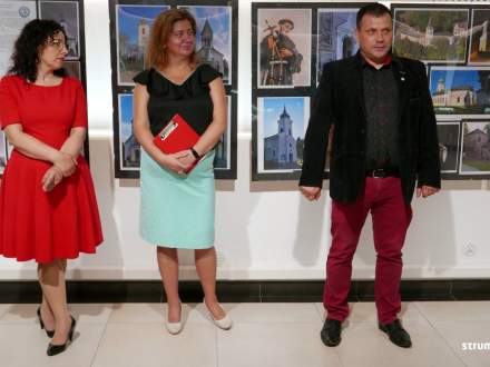 Wernisaż wystawy „Kościoły, kapliczki i krzyże Ziemi Cieszyńskiej” w Galerii Pod Ratuszem
