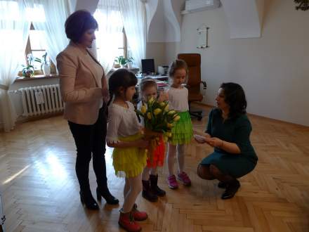 Przedszkolaki z życzeniami