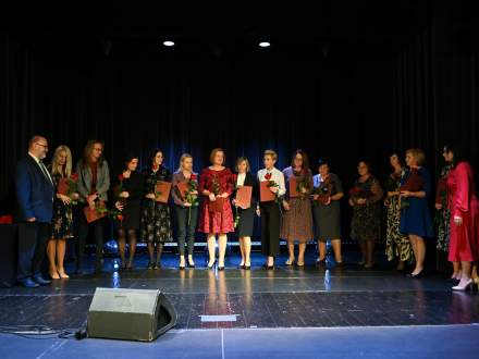 Dyrektorzy i nauczyciele wyróżnieni z okazji Dnia Edukacji Narodowej