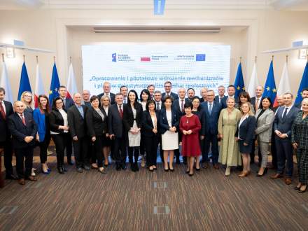 Zdjęcie grupowe z wydarzenia