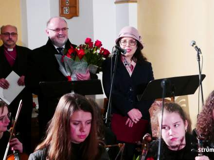 Gratulacje z okazji jubileuszu składają Burmistrz Strumienia Anna Grygierek i Przewodniczący Rady Miejskiej Czesław Greń