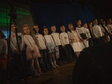 Występy dzieci podczas imprezy finałowej