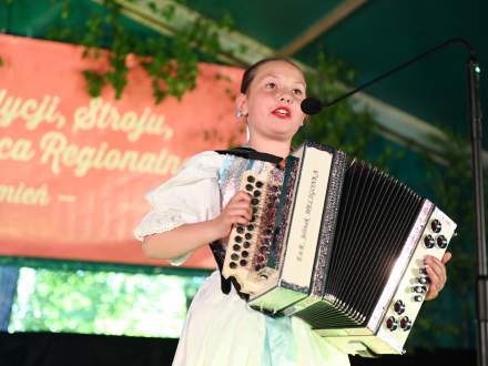 XIII Dzień Tradycji Stroju i Pieśniczki Regionalnej „Z pieśniczką i gawędą przez Śląsk Cieszyński”