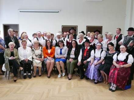 Dzień Matki KGW w Bąkowie - zdjęcie grupowe