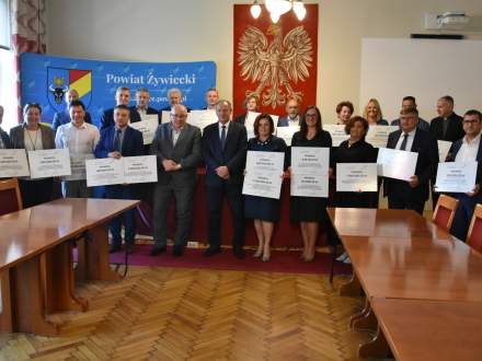 Zdjęcie grupowe z odebrania promes