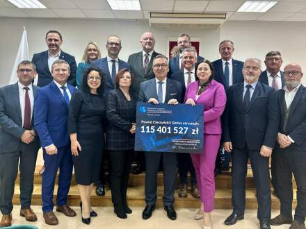 Zdjęcie grupowe z odebrania promes