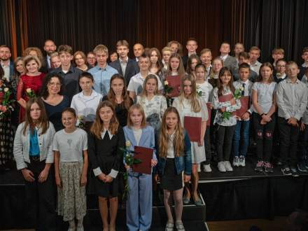 Zdjęcie grupowe uczestników gali