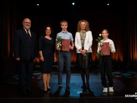 Uczniowie z SP w Pruchnej wyróżnieni w tegorocznej edycji gminnego programu wspierania edukacji uzdolnionych dzieci i młodzieży