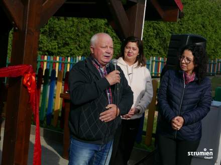 Otwarcie wiaty - przemawia Sołtys Leszek Czakon