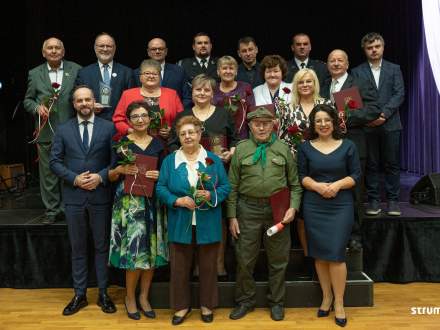 Zasłużeni wyróżnieni 11 listopada podczas uroczystej sesji Rady Miejskiej w Strumieniu