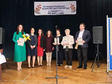 Zdjęcie grupowe organizatorzy oraz jury