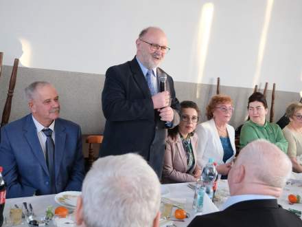 Życzenia składa Przewodniczący Rady Miejskiej Czesław Greń