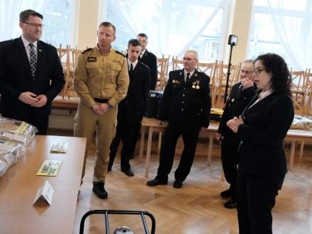 Oficjalne przekazanie sprzętu strażackiego