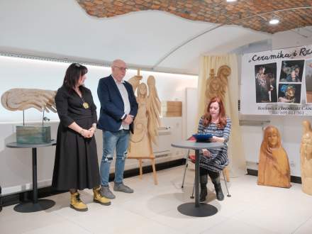 Wernisaż wystawy "Skrzydlate" w Galerii Pod Ratuszem