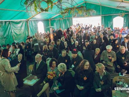 70 lat Domu Pomocy Społecznej dla Dzieci w Strumieniu, 5 lat Fundacji "Zostań Aniołem" i VIII Dzień Wdzięczności „Każdy ma swojego Anioła”