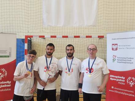 Zawodnicy z medalami