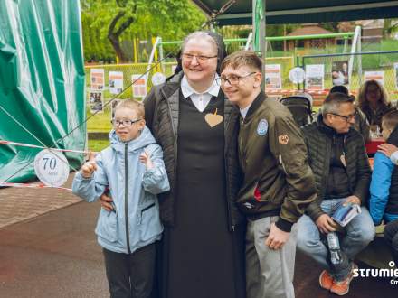 70 lat Domu Pomocy Społecznej dla Dzieci w Strumieniu, 5 lat Fundacji "Zostań Aniołem" i VIII Dzień Wdzięczności „Każdy ma swojego Anioła”