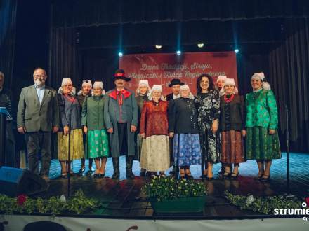 •	Zespół Śpiewaczy WIŚLANIE z Wisły Małej