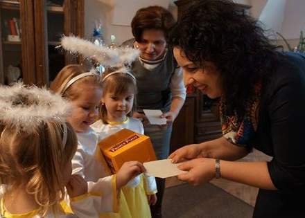 Z życzeniami przybyły przedszkolaki