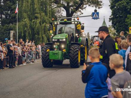 korowód dożynkowy