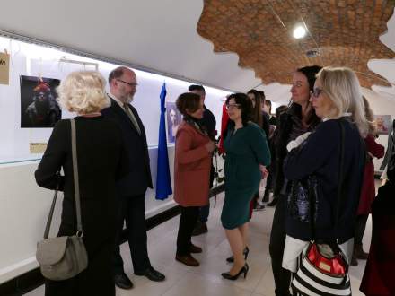 Wernisaż wystawy artystycznej w Galerii Pod Ratuszem