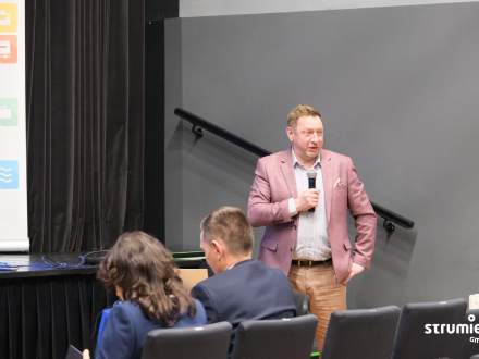 15 października w Miejsko-Gminnym Ośrodku Kultury w Strumieniu odbyła się konferencja „Na drodze do odkryć – Sieć Najciekawszych Wsi i Miejsc Ciekawych”