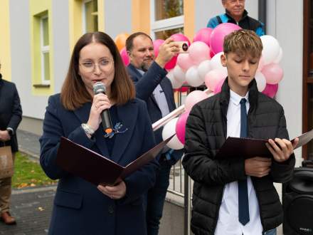 Oficjalne otwarcie nowej części Zespołu Szkolno-Przedszkolnego - prowadzący uroczytość