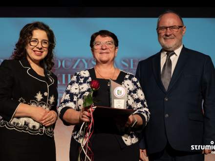 Obchody 11 listopada w Strumieniu złożenie gratulacji zasłużonym