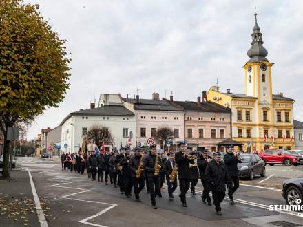 Przemarsz - Rynek w Strumieniu 11 listopada