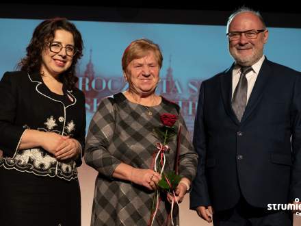 Obchody 11 listopada w Strumieniu złożenie gratulacji zasłużonym